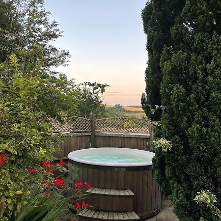 Gorgeous Country Cottage On Outskirts Of Bath With Wood Fired Hot Tub Midford エクステリア 写真