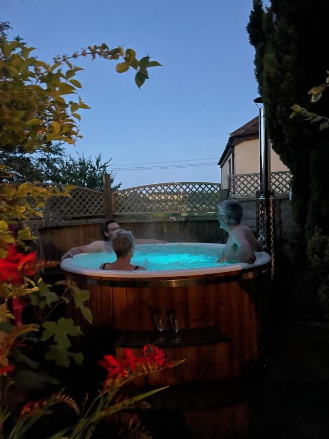 Gorgeous Country Cottage On Outskirts Of Bath With Wood Fired Hot Tub Midford エクステリア 写真